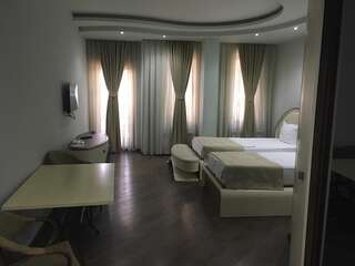 Отель Light Palace Hotel Батуми Стандартный двухместный номер с 2 отдельными кроватями-2