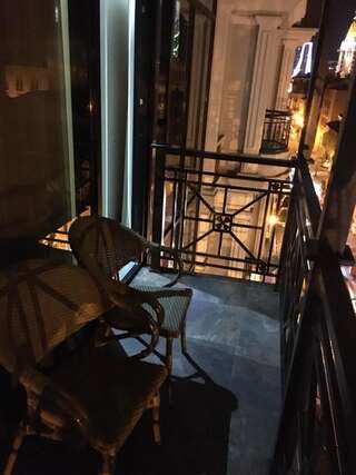 Отель Light Palace Hotel Батуми Семейный номер с балконом-2